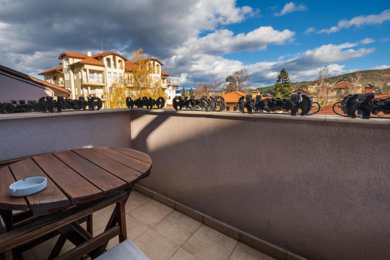 Хотел Том И Нези Класик Velingrad Kültér fotó