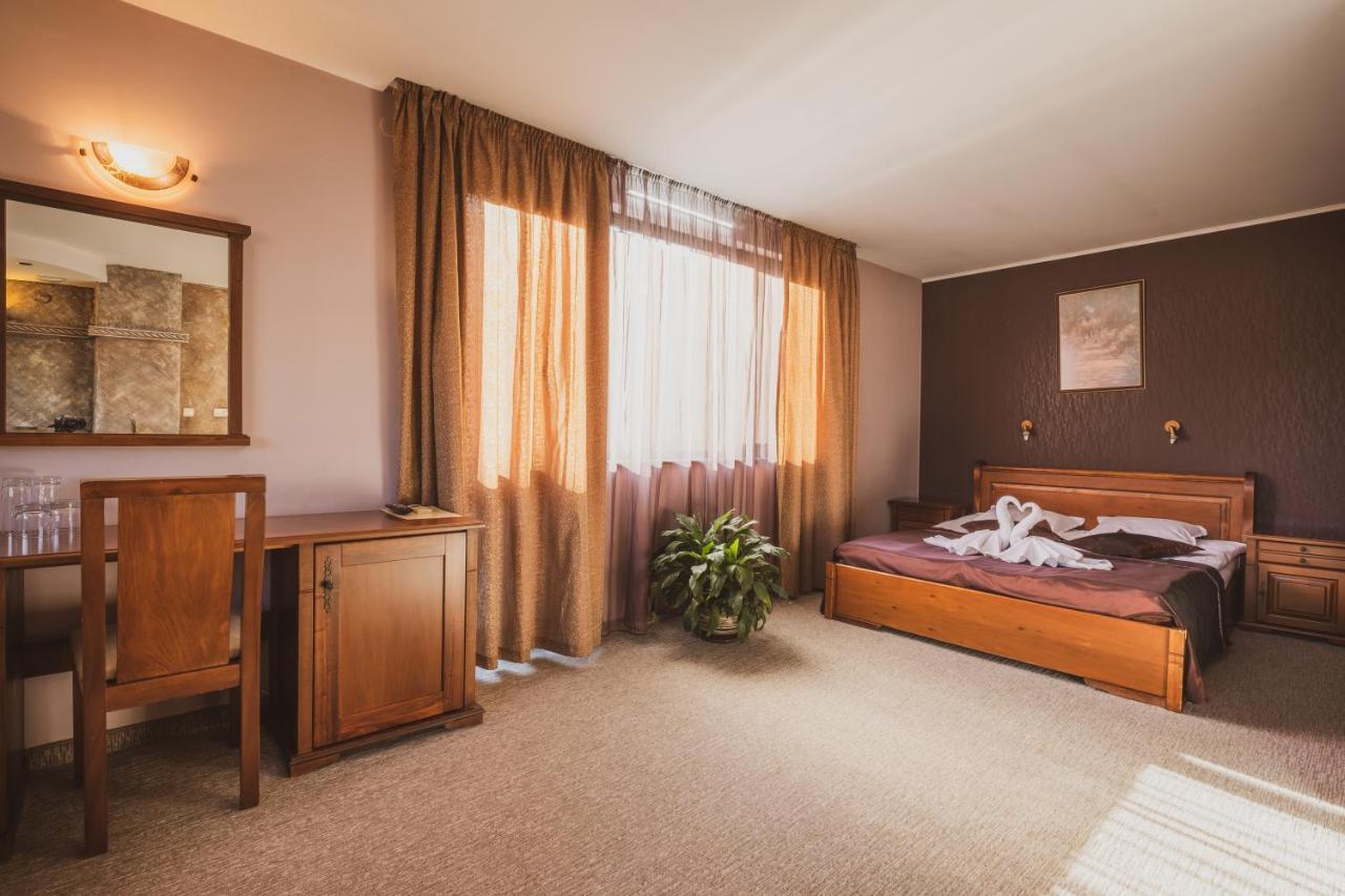 Хотел Том И Нези Класик Velingrad Kültér fotó